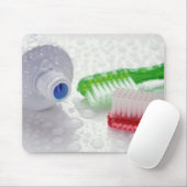 Tapis De Souris Gros plan de dentifrice et brosses à dents recouve (Avec souris)