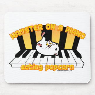 Tapis De Souris Hamster sur un piano mangeant du maïs éclaté