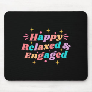Tapis De Souris Homme heureux détendu & fiancée fiancé engagé
