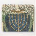 Tapis De Souris Illumination d'un menorah, de<br><div class="desc">Illumination d'un menorah,  de la bible juive de Cervera,  1299 % pipe% par emplacement d'art de Joseph Asarfati | : Instituto DA Biblioteca Nacional,  nombre de collection d'image de l'artiste français | de Lisbonne,  Portugal | : XIR161985</div>