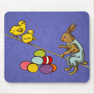 Tapis De Souris Illustration de Pâques : le lapin de Pâques couve 
