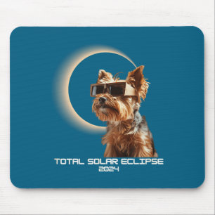 Tapis De Souris Illustration de Yorkshire Terrier Éclipse Solaire