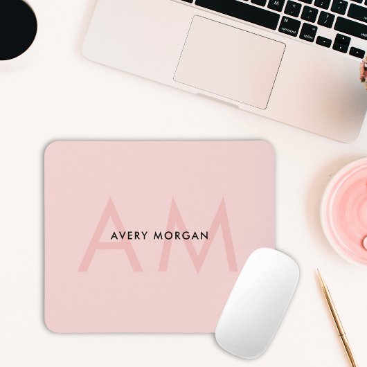 Tapis De Souris Initiales minimes de monogramme rose pâle modernes