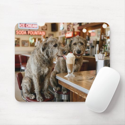 Tapis De Souris Irish Wolfhounds Sharing a Milkshake (Avec souris)