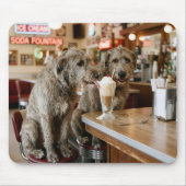 Tapis De Souris Irish Wolfhounds Sharing a Milkshake (Devant)