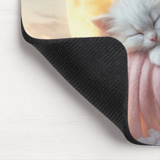 Tapis De Souris Kitten dormant sur une lune de croissant (Coin)