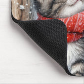 Tapis De Souris Kitty regarde un cardinal dans les flocons de neig (Coin)
