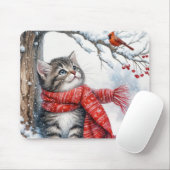 Tapis De Souris Kitty regarde un cardinal dans les flocons de neig (Avec souris)