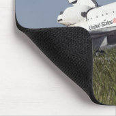 Tapis De Souris La navette spatiale Atlantis touche à la piste 3 (Coin)