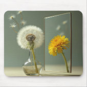 Tapis De Souris La transformation du Dandelion reflétée dans un mi (Devant)