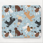 Tapis De Souris Labradoodle / Os et pattes Goldendoodle<br><div class="desc">Cute Labradoodle / Les chiens Goldendoodle s'assoient et se tiennent et se retournent avec crème,  abricot,  chocolat,  manteaux noirs et à parti avec des os de chien éparpillés et des motifs de pawprints.</div>