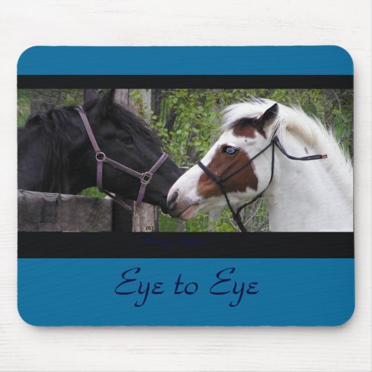 Tapis De Souris Le cheval observe Mousepad (Devant)
