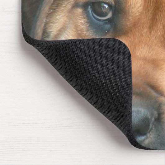 Tapis De Souris Le chiot observe Mousepad (Coin)