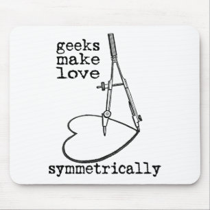 Tapis De Souris Le geeks fait l'amour symétriquement