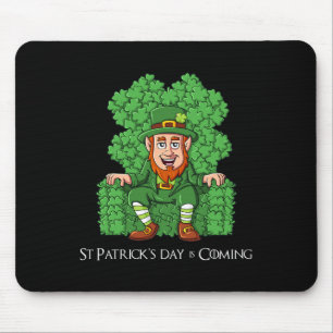 Tapis De Souris Leprechaun Sur Trône De Clover Jour de la Saint Pa