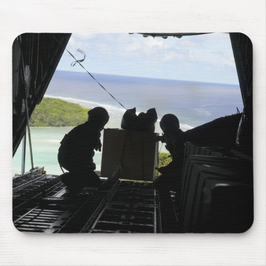 Tapis De Souris Les aviateurs sortent une palette de biens donnés (Devant)