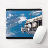Tapis De Souris L'espace astronaute au-dessus de la Terre (Avec souris)