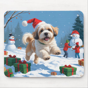 Tapis De Souris Lhasa Apso courant dans la neige avec un chapeau d