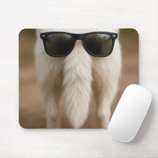 Tapis De Souris Lunettes de soleil sur la queue d'un chien (Avec souris)