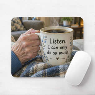 Tapis De Souris Main de femme âgée tenant une tasse de café