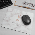 Tapis De Souris Marbre et Rose Ciseaux d'or Coiffeur Salon Logo<br><div class="desc">Chic mousepad personnalisé pour votre salon de coiffure ou votre entreprise de coiffure dispose de deux lignes de texte personnalisé en lettres gris fusain,  sur un arrière - plan en marbre orné d'une paire de ciseaux styliste en feuille d'or faux rose.</div>