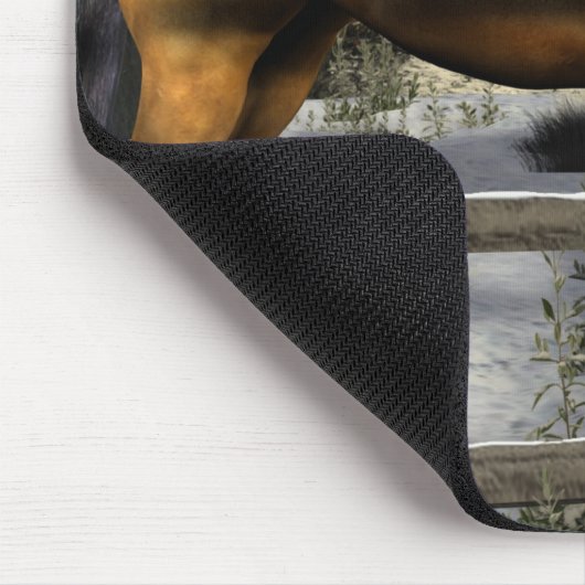 Tapis De Souris Mare et poulain en hiver Mousepad (Coin)