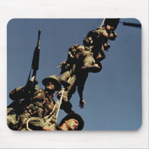 Tapis De Souris Marines sur un SPIE RIG. un dispositif de corde qu