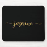 Tapis De Souris Marque-page personnalisé Monogramme Or Noir Simple<br><div class="desc">Tapis de souris personnalisé Monogramme Noms Script Minimaliste Simple Noir Et Or. Ces conceptions présentent votre prénom dans une jolie typographie de lettrage à main levée avec un style de queue en arabesque sur fond noir et or. Ceux-ci sont faciles à personnaliser. Cadeau féminin élégant pour un anniversaire, une douche...</div>