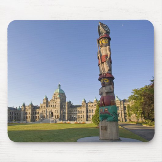 Tapis De Souris Mât totem devant l'édifice du Parlement à (Devant)