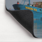 Tapis De Souris Mer de Béring, bateau de crabe dans le port (Coin)
