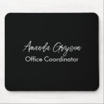 Tapis De Souris Minimal noir et blanc Ajouter votre nom Monogramme<br><div class="desc">Un simple monogramme moderne noir et blanc complet et design d'occupation.</div>