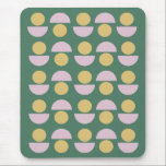 Tapis De Souris Modèle floral géométrique scandinave en vert<br><div class="desc">Un motif floral géométrique de style scandinave aux formes jaune moutarde et lilas sur un arrière - plan vert.</div>