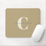 Tapis De Souris Monogramme chic simple en or Dusty<br><div class="desc">Nom simple et élégant de monogramme chic dans la gamme Dusty Gold</div>