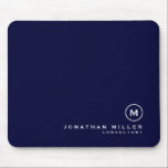 Tapis De Souris Monogramme classique minimum bleu marine<br><div class="desc">Design monogramme minimaliste avec médaillon monogramme de bloc classique dans une police classique avec nom et titre personnalisés ou texte personnalisé ci-dessous sur un simple arrière - plan bleu marine. Personnalisez pour votre usage personnalisé.</div>