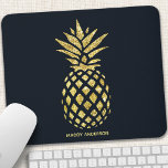 Tapis De Souris Monogramme d'ananas bleu marine<br><div class="desc">Panier à souris Monogram en ananas bleu marine. Belle élégante décoration marine bleu et or d'ananas tropical.</div>