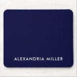 Tapis De Souris Monogramme minimaliste bleu marine personnalisé<br><div class="desc">Gardez votre espace de travail élégant et élégant grâce à ce pavé de souris monogramme bleu marine personnalisé. La conception comporte votre nom ou vos initiales dans une police blanche simple sur un arrière - plan bleu marine solide. La surface lisse du tissu permet un mouvement précis de la souris...</div>