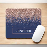 Tapis De Souris Monogramme Parties scintillant Blush Rose Rose Or<br><div class="desc">Gold rose - Blush Pink et Navy Blue Faux Parties scintillant Étincelle élégante et moderne Chic tendance luxueux Monogrammed Pad de souris. Ce monogramme - ajoutez votre propre nom customisé mousepad peut être mis à jour avec votre nom.</div>