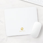 Tapis De Souris Monogramme personnalisé de luxe blanc et or<br><div class="desc">Luxury White and Gold Personalized Monogram and Name Design Featuring white monogram in gold element element with gold name in gold professional font style on white background. Please Note : The foil details are simulated in the artwork. No actual foil veut be used in the making of this product.</div>
