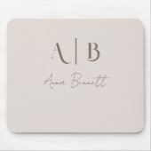 Tapis De Souris Monogramme personnalisé moderne Initiales Nom Beig (Devant)