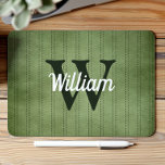 Tapis De Souris Monogramme rétro Vintage vert<br><div class="desc">Ce design présente un motif à rayures vert vintage en vert avec des rayures plus foncées. Personnalisez-le avec votre initiale monogramme en vert foncé/noir cassé et votre nom en écriture rétro blanche.</div>