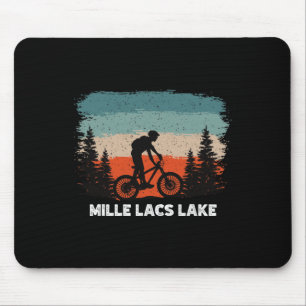 Tapis De Souris Montée en vélo tout terrain au coucher du soleil s