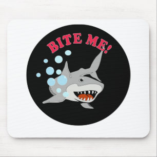 Tapis De Souris Mordez-moi requin sur le cercle noir