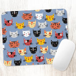 Tapis De Souris Motif de chat bleu<br><div class="desc">Beaucoup de chats mignons sur un arrière - plan bleu moyen. Les chats adorent une souris. Art original de Nic Squirrell.</div>