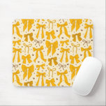 Tapis De Souris Motif de lignes jaunes Whimsical<br><div class="desc">Coquette et bouche cahoteuse avec illustration dessinée à la main des arcs jaunes et du motif cardiaque.</div>