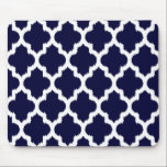 Tapis De Souris Motif géométrique de la tribu Ikat bleu et blanc d<br><div class="desc">Elégant motif blanc ikat géométrique sur bleu marine et arrière - plan personnalisable. Vient en plusieurs couleurs. Demandez n'importe quelle couleur. Si vous avez besoin d'aide pour customiser un de mes designs,  contactez le concepteur ArtOnWear. Mise en forme de texte gratuite avec aide en direct disponible sur demande.</div>
