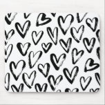 Tapis De Souris Motif monochrome de coeurs noirs rustiques<br><div class="desc">Le motif monochrome Mousepad | de coeurs noirs rustiques ajoutent un accent élégant à votre bureau avec ce mousepad monochrome. Ce mousepad moderne pourtant rustique comporte des croquis noirs de coeurs. Ce sera parfait comme cadeau de Saint-Valentin. D'autres couleurs sont disponibles.</div>