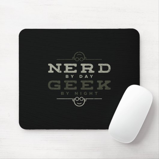 Tapis De Souris Nerd par Geek de jour par nuit (Avec souris)