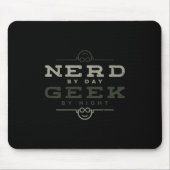Tapis De Souris Nerd par Geek de jour par nuit (Devant)