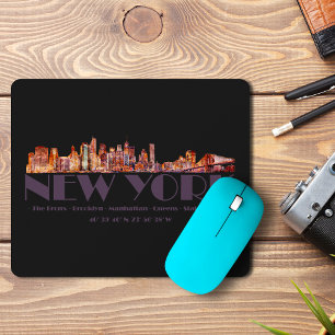 Tapis De Souris New York City Skyline. Boroughs et coordonnées
