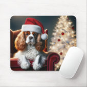 Tapis De Souris Noël Le roi Charles Spaniel sur une chaise rouge (Avec souris)